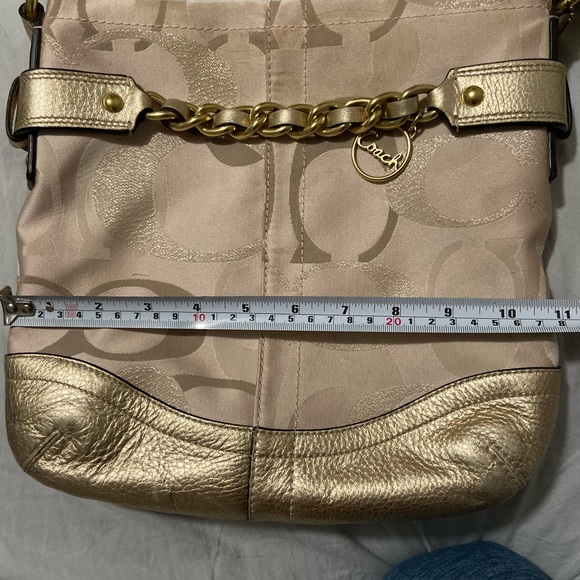 Coach signature gold chain crossbody/shoulder bag - Picture 6 of 9